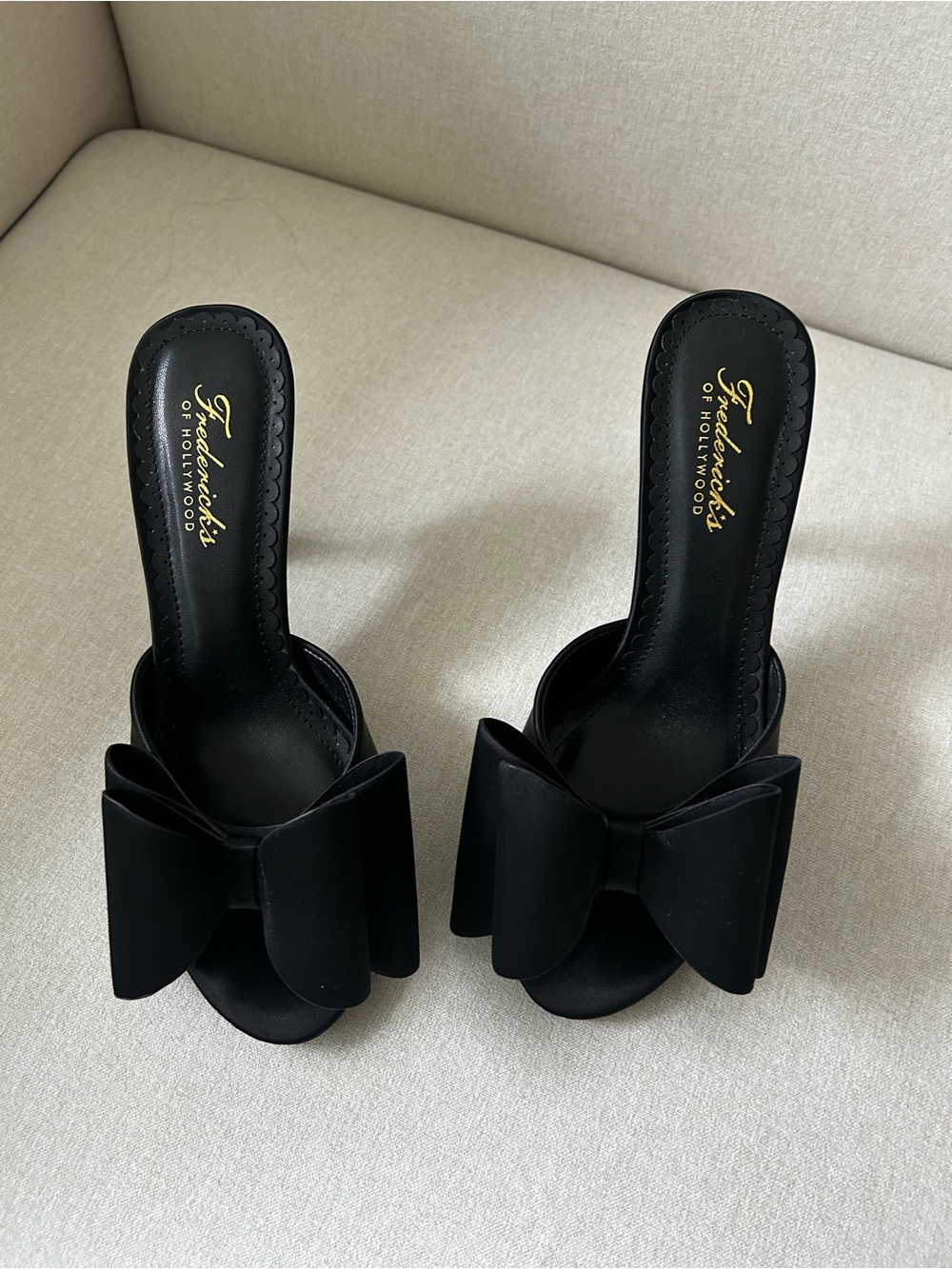 Frederick's of Hollywood Black Bow Slide Mules with Open Toe